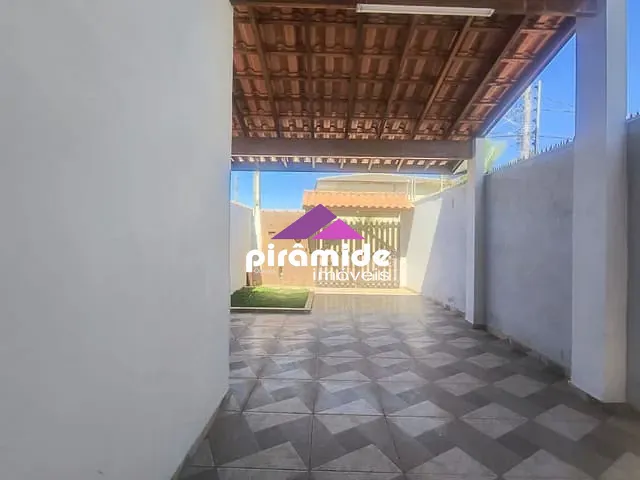 Casa com 120m² 2 quartos e 2 banheiros, à venda, no bairro Pontal de Santa Marina em Caraguatatuba