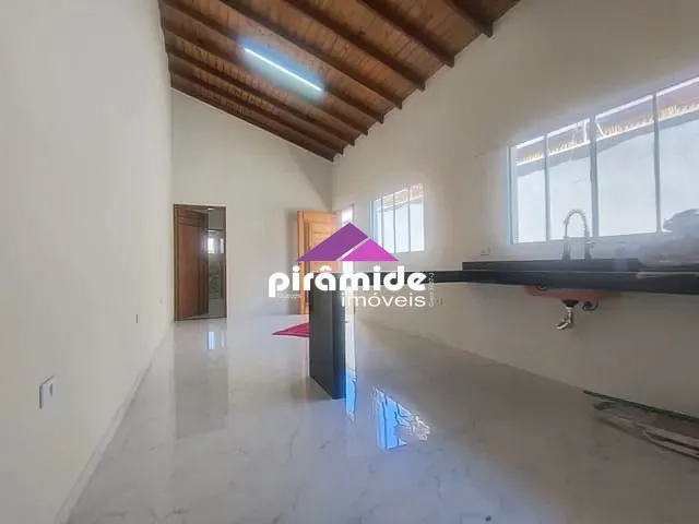 Casa com 120m² 2 quartos e 2 banheiros, à venda, no bairro Pontal de Santa Marina em Caraguatatuba
