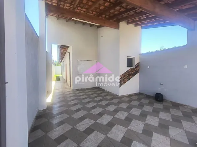 Casa com 120m² 2 quartos e 2 banheiros, à venda, no bairro Pontal de Santa Marina em Caraguatatuba