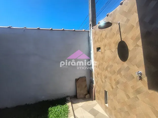 Casa com 120m² 2 quartos e 2 banheiros, à venda, no bairro Pontal de Santa Marina em Caraguatatuba