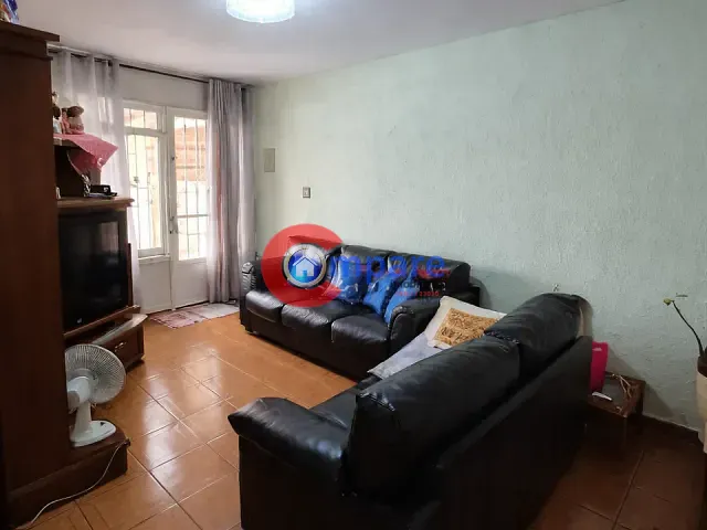 Casa com 200m² 2 quartos e 1 banheiro, à venda, no bairro Parque Santo Antônio em Guarulhos