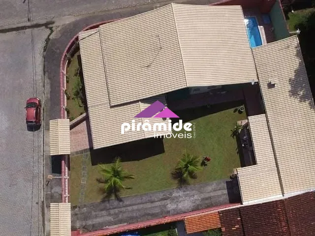Casa com 710m² 4 quartos e 4 banheiros, à venda, no bairro Vila Balneário Santa Martha em Caraguatatuba