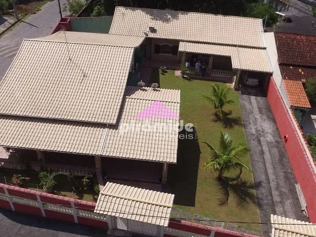 Casa com 710m² 4 quartos e 4 banheiros, à venda, no bairro Vila Balneário Santa Martha em Caraguatatuba