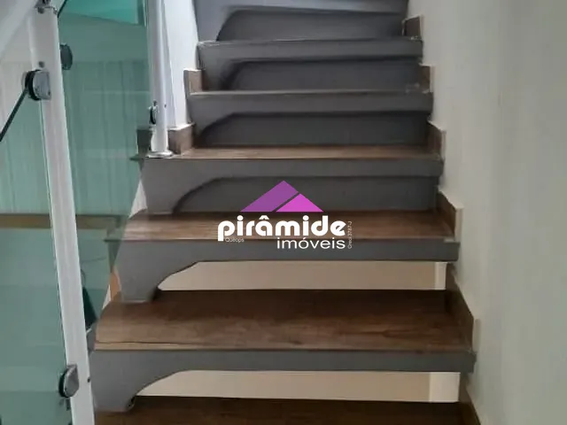Casa com 170m² 2 quartos e 2 banheiros, à venda, no bairro Residencial Santa Paula em Jacareí