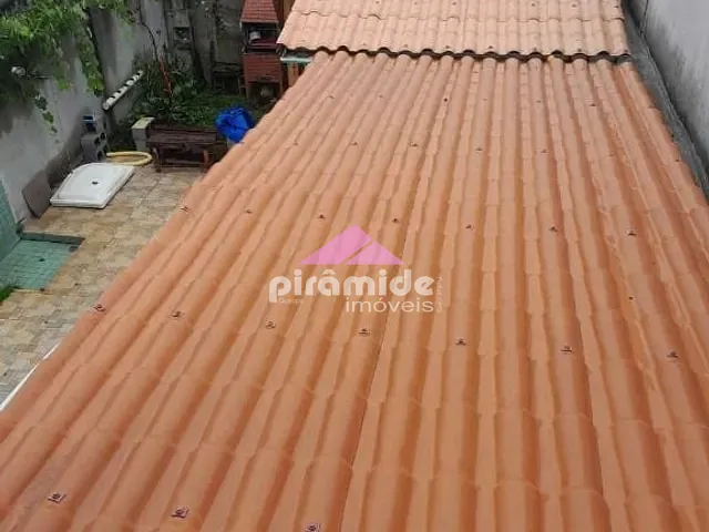 Casa com 170m² 2 quartos e 2 banheiros, à venda, no bairro Residencial Santa Paula em Jacareí