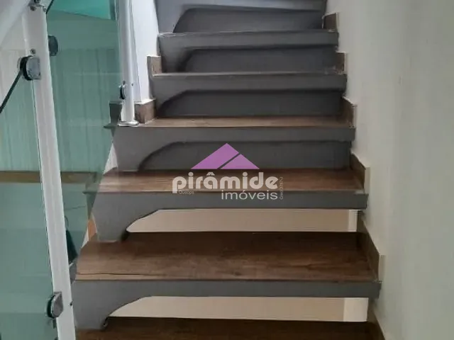 Casa com 170m² 2 quartos e 2 banheiros, à venda, no bairro Residencial Santa Paula em Jacareí