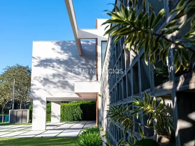 Casa 4 quartos e 6 banheiros, para alugar, no bairro Jardim Arco Verde em Araçoiaba da Serra
