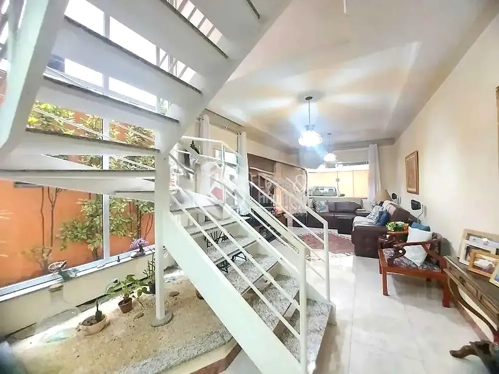 Casa, 4 quartos, 140 m² - Foto 1