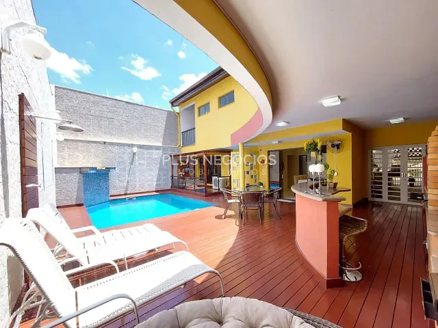 Casa com 300m² 5 quartos e 6 banheiros, à venda, no bairro Jardim Paulistano em Sorocaba