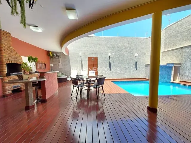 Casa com 300m² 5 quartos e 6 banheiros, à venda, no bairro Jardim Paulistano em Sorocaba