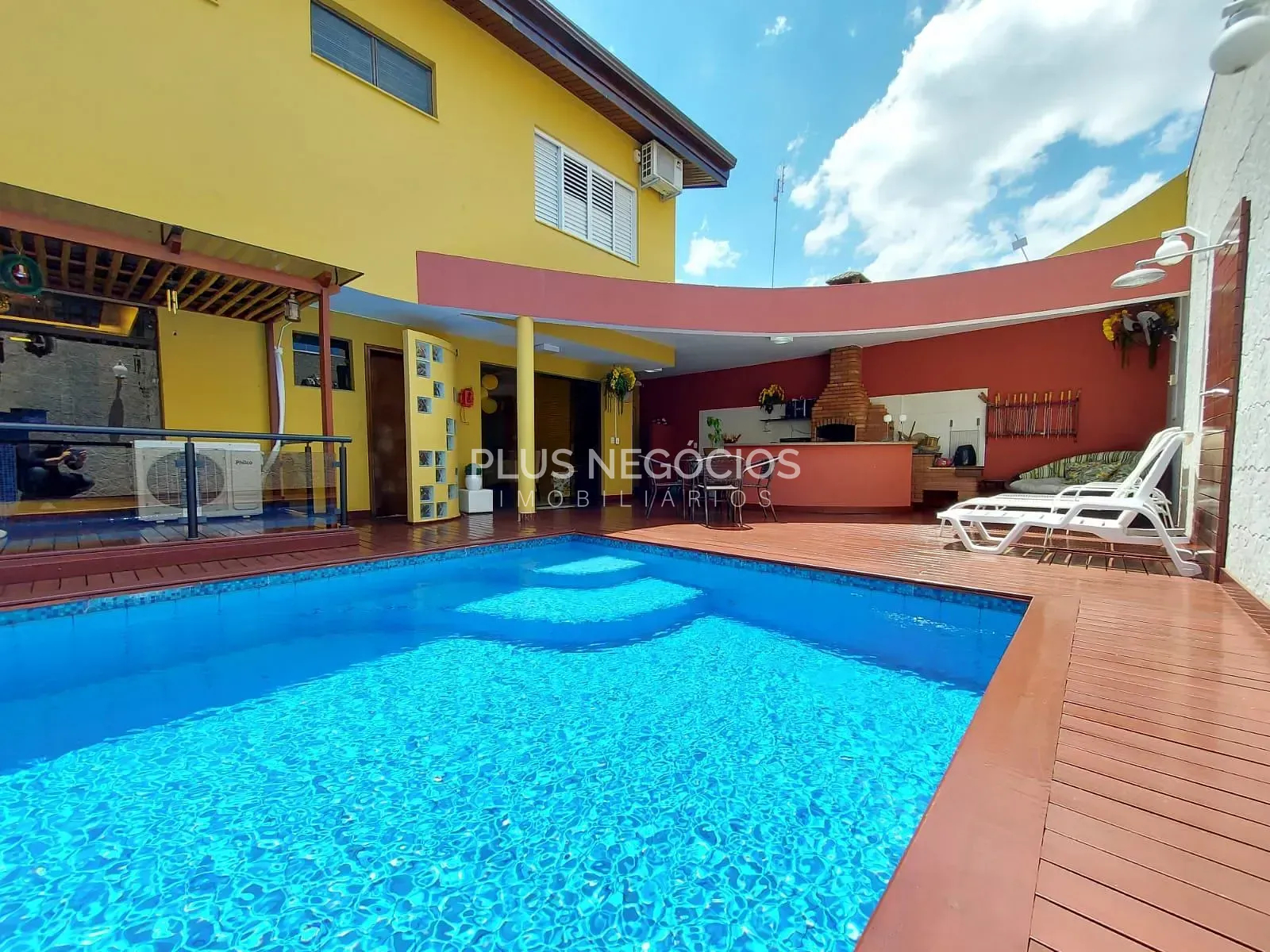 Casa, 5 quartos, 338 m² - Foto 1
