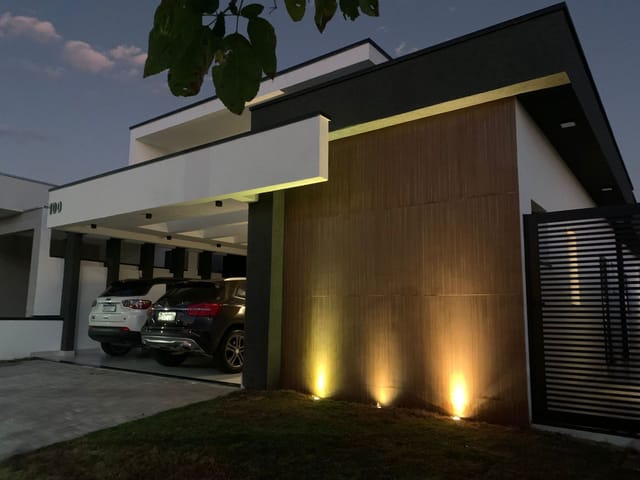 Casa com 275m² 3 quartos e 4 banheiros, à venda, no bairro Monte Belo em Taubaté
