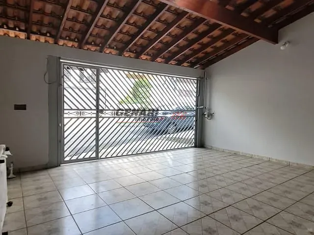 Casa com 130m² 3 quartos e 2 banheiros, para alugar, no bairro Jardim Valença em Indaiatuba