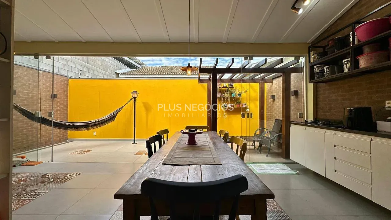 Casa, 3 quartos, 154 m² - Foto 1