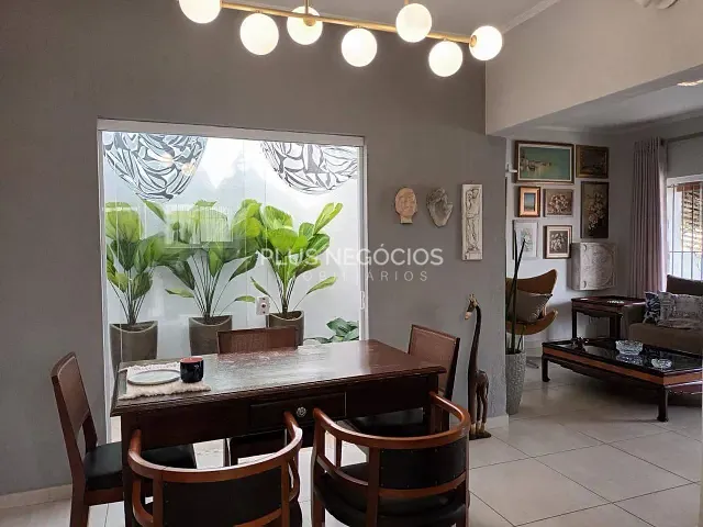 Casa com 250m² 3 quartos e 3 banheiros, à venda, no bairro Jardim Prestes de Barros em Sorocaba