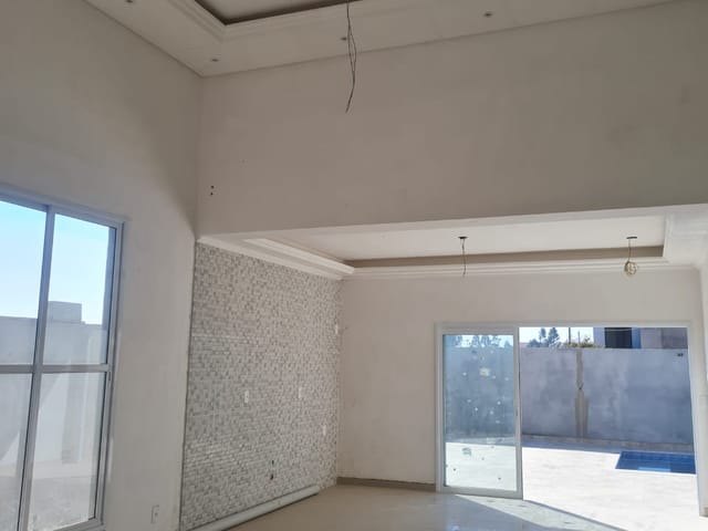 Casa com 300m² 2 quartos e 2 banheiros, à venda, no bairro Condomínio Terra do Vale em Caçapava