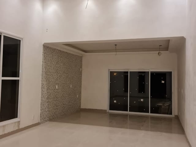 Casa com 300m² 2 quartos e 2 banheiros, à venda, no bairro Condomínio Terra do Vale em Caçapava