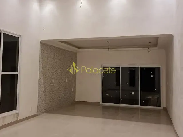 Casa com 300m² 2 quartos e 2 banheiros, à venda, no bairro Condomínio Terra do Vale em Caçapava