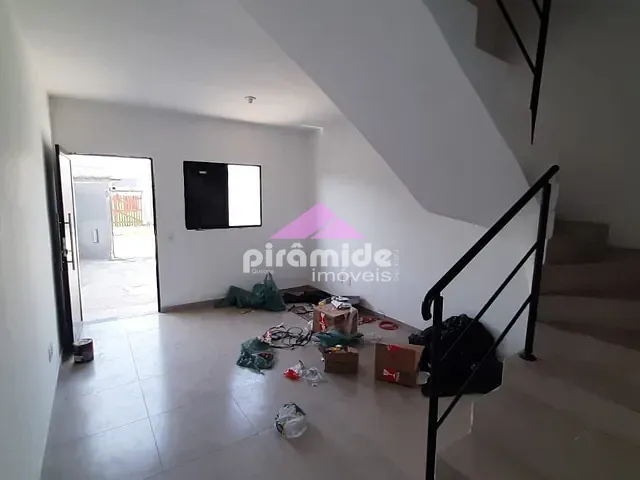 Casa com 74m² 2 quartos e 2 banheiros, à venda, no bairro Golfinhos em Caraguatatuba