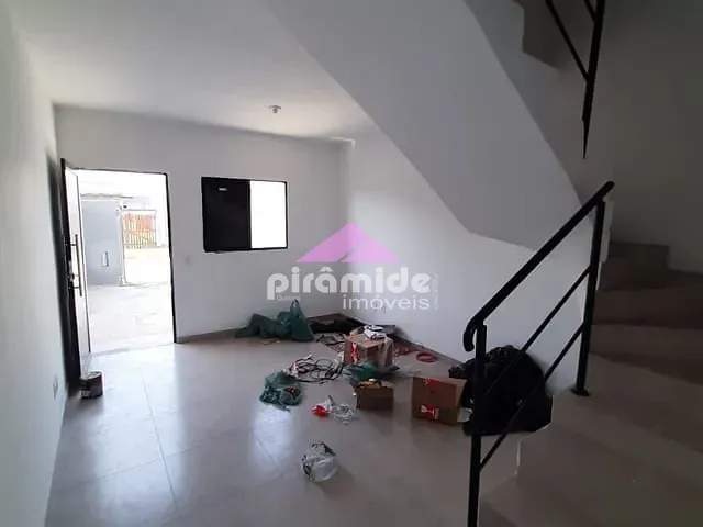 Casa com 74m² 2 quartos e 2 banheiros, à venda, no bairro Golfinhos em Caraguatatuba
