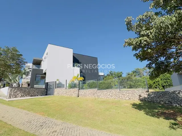 Casa com 820m² 3 quartos e 4 banheiros, à venda ou para alugar, no bairro Alphaville Nova Esplanada em Votorantim