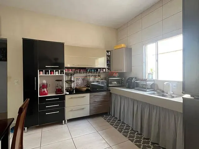 Casa com 300m² 2 quartos e 2 banheiros, à venda, no bairro Jardim Maringá em Indaiatuba
