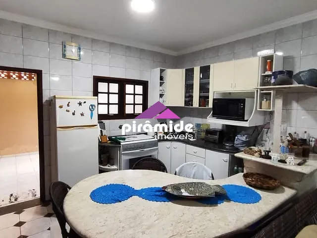 Casa com 140m² 3 quartos e 3 banheiros, à venda, no bairro Massaguaçu em Caraguatatuba
