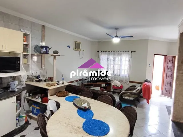 Casa com 140m² 3 quartos e 3 banheiros, à venda, no bairro Massaguaçu em Caraguatatuba