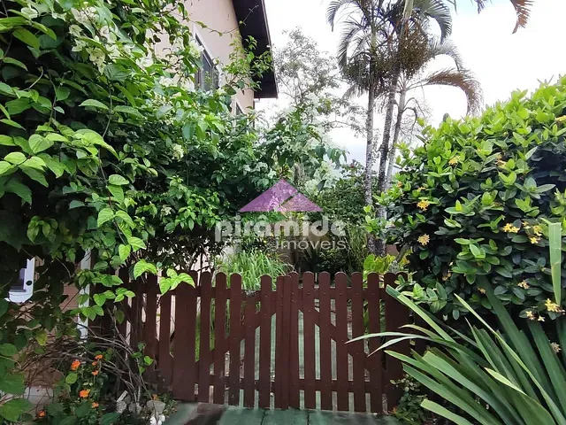 Casa com 140m² 3 quartos e 3 banheiros, à venda, no bairro Massaguaçu em Caraguatatuba