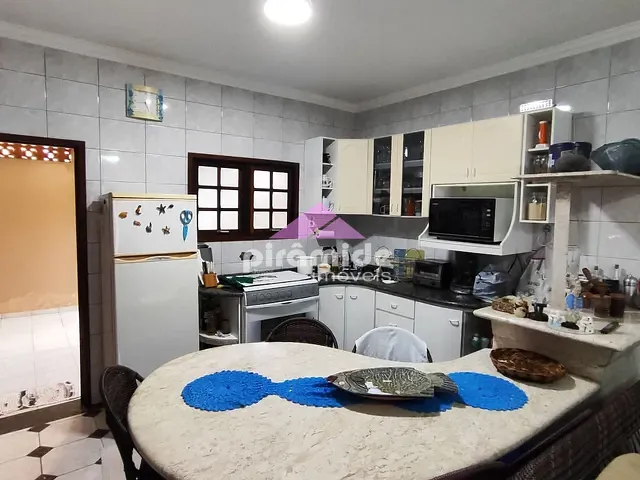 Casa com 140m² 3 quartos e 3 banheiros, à venda, no bairro Massaguaçu em Caraguatatuba