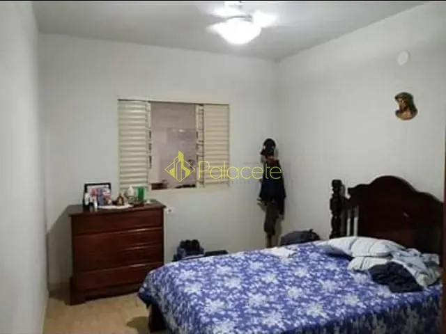 Casa com 250m² 5 quartos e 3 banheiros, à venda, no bairro Socorro em Pindamonhangaba