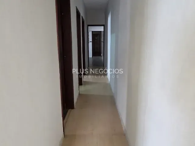 Casa com 300m² 4 quartos e 5 banheiros, à venda, no bairro Vila Nova Sorocaba em Sorocaba
