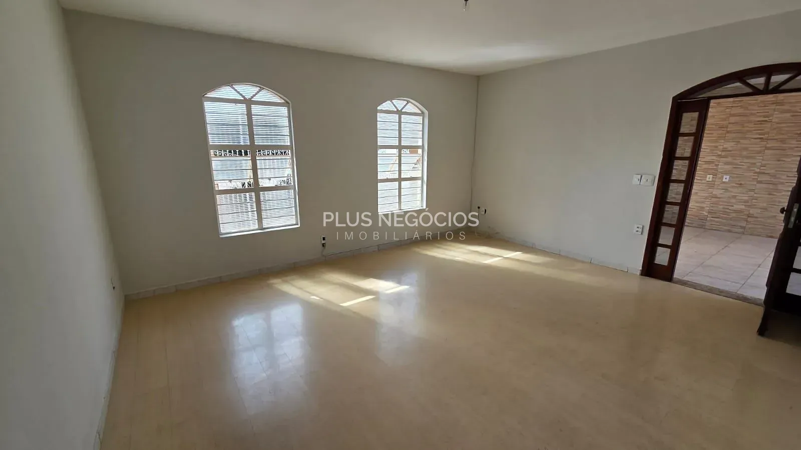 Casa, 4 quartos, 196 m² - Foto 2