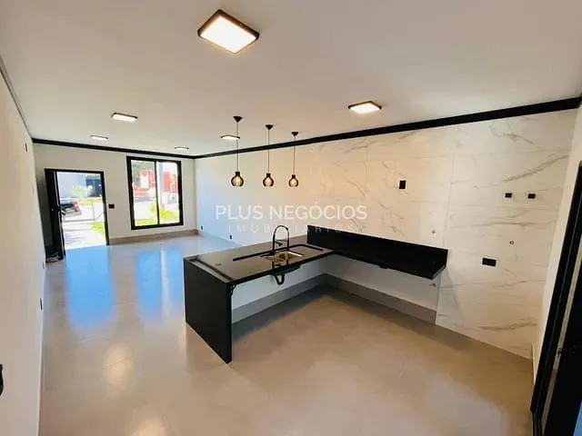 Casa com 250m² 3 quartos e 2 banheiros, à venda, no bairro Jardim M da Gloria em Araçoiaba da Serra