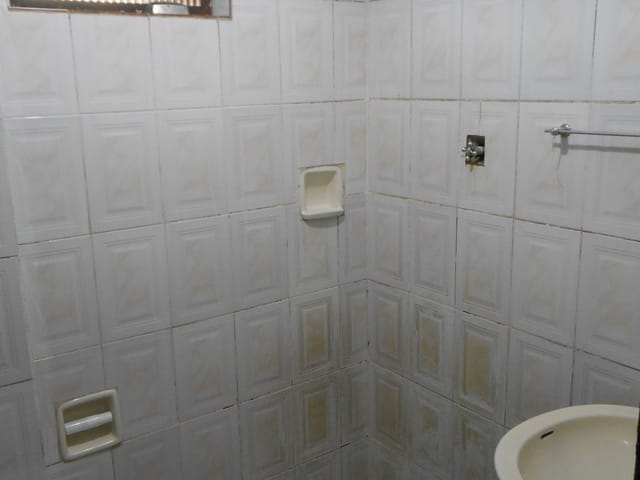 Casa com 300m² 3 quartos e 1 banheiro, à venda, no bairro Jardim Santa Cecília em Pindamonhangaba