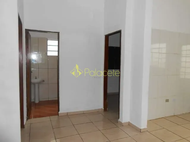 Casa com 300m² 3 quartos e 1 banheiro, à venda, no bairro Jardim Santa Cecília em Pindamonhangaba