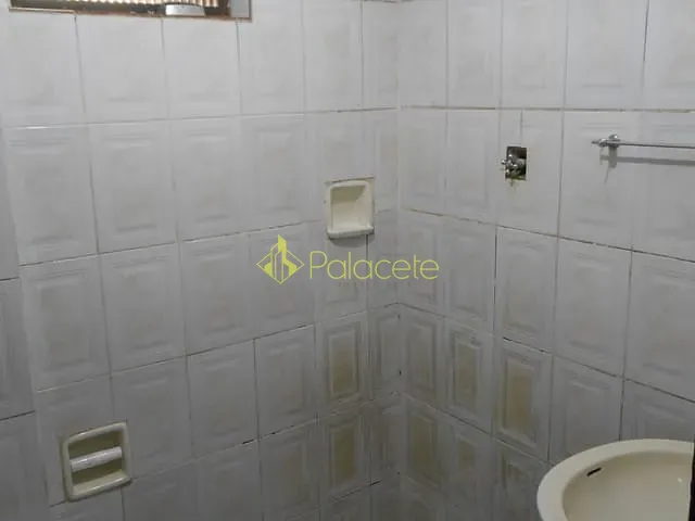 Casa com 300m² 3 quartos e 1 banheiro, à venda, no bairro Jardim Santa Cecília em Pindamonhangaba