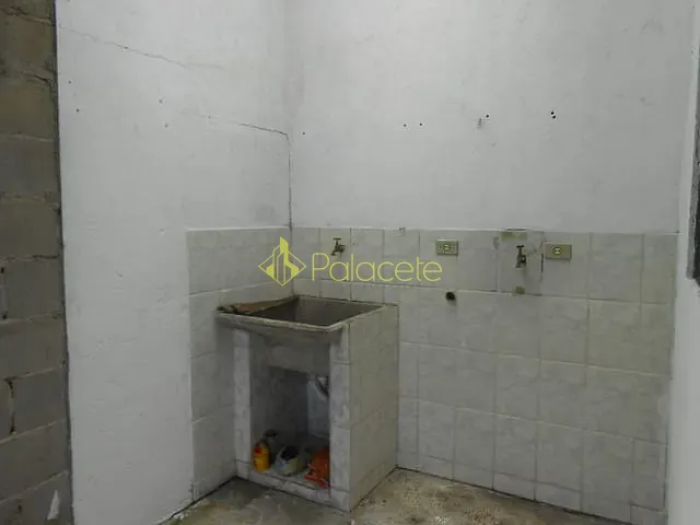 Casa com 300m² 3 quartos e 1 banheiro, à venda, no bairro Jardim Santa Cecília em Pindamonhangaba