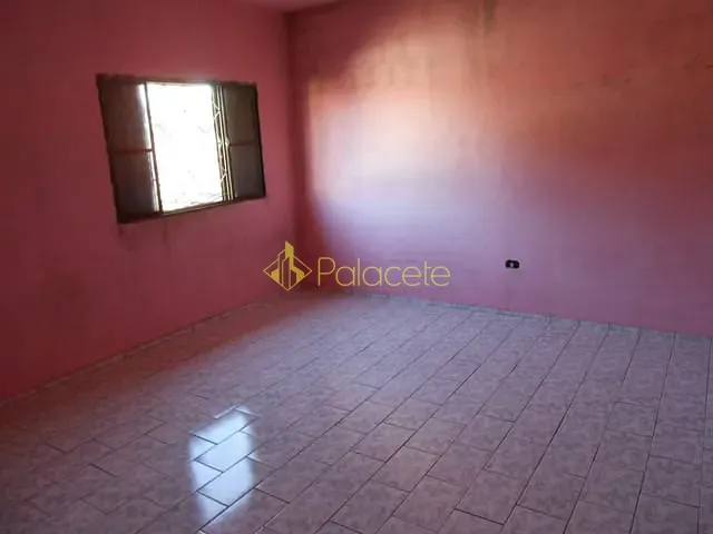 Casa com 300m² 3 quartos e 1 banheiro, à venda, no bairro Jardim Santa Cecília em Pindamonhangaba