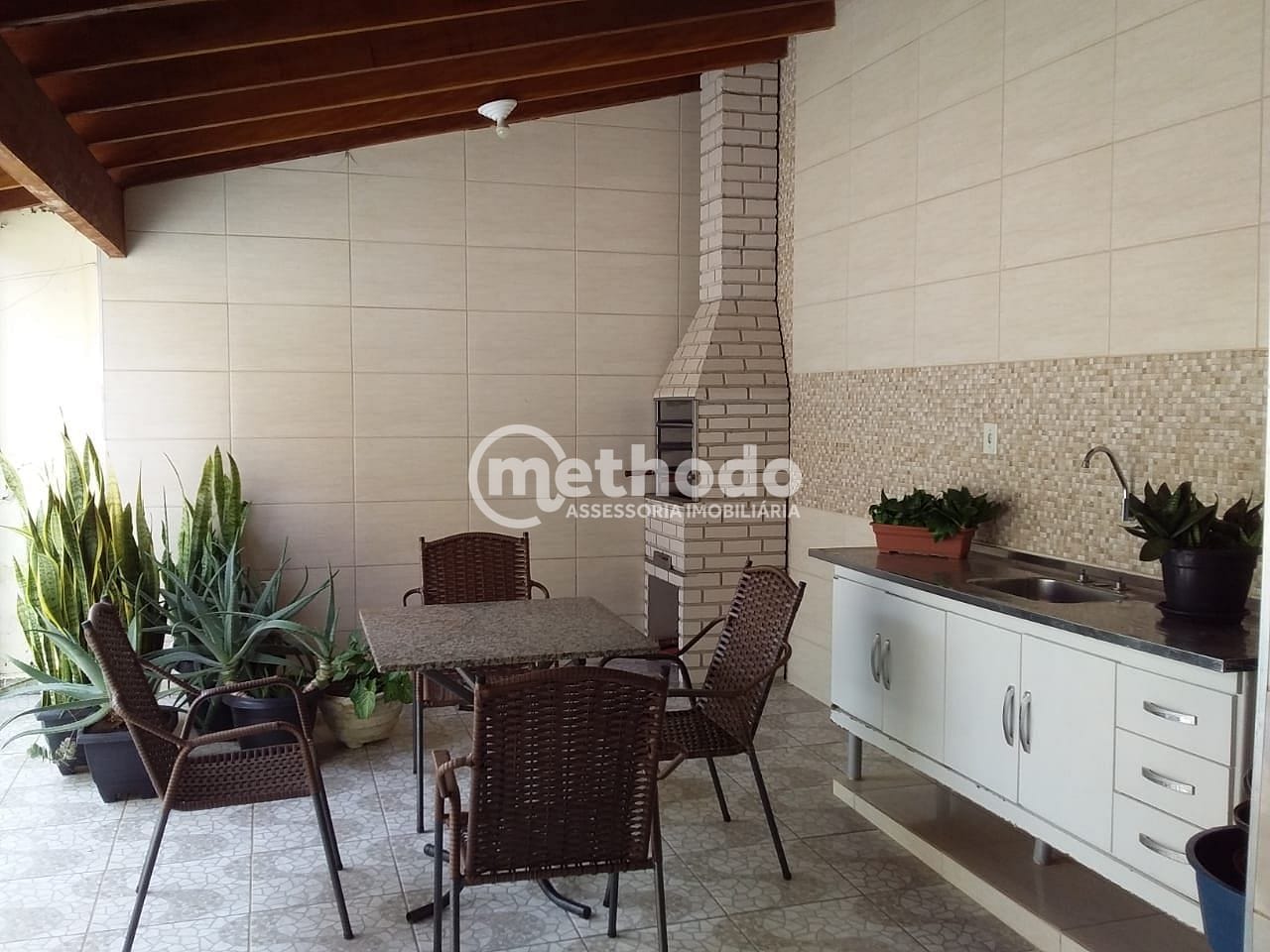 Casa, 2 quartos, 82 m² - Foto 1