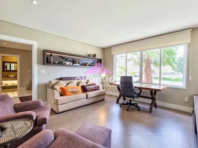 Casa com 1008m² 4 quartos e 6 banheiros, à venda ou para alugar, no bairro Condomínio Residencial Mirante do Vale em Jacareí