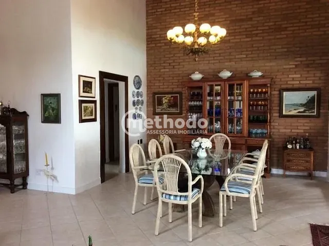 Casa com 930m² 4 quartos e 5 banheiros, à venda, no bairro Jardim das Palmeiras em Campinas
