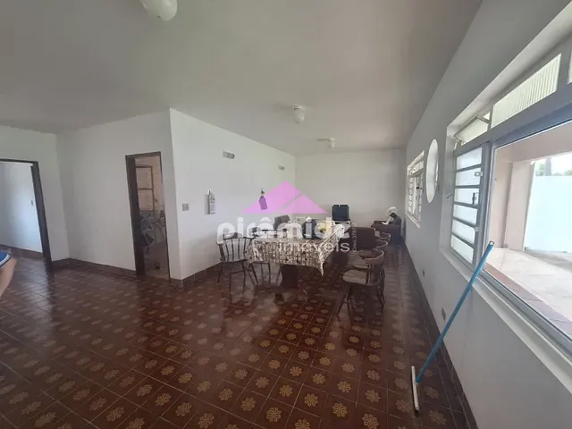 Casa com 300m² 3 quartos e 2 banheiros, à venda, no bairro Jardim do Sol em Caraguatatuba