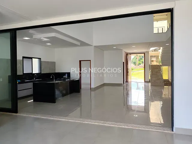 Casa com 1050m² 4 quartos e 6 banheiros, à venda ou para alugar, no bairro araçoiaba em Araçoiaba da Serra