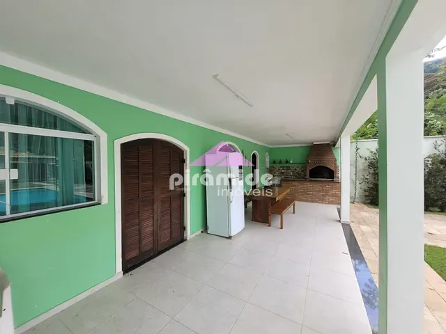 Casa com 360m² 3 quartos e 2 banheiros, à venda, no bairro Verde Mar em Caraguatatuba