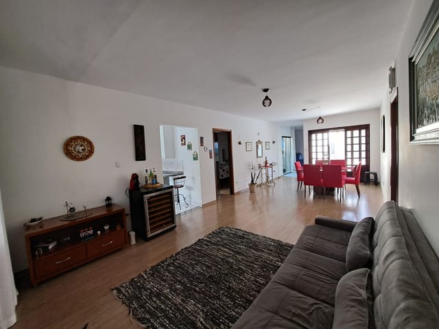 Casa com 300m² 4 quartos e 3 banheiros, à venda, no bairro Residencial Campo Belo em Pindamonhangaba