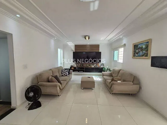 Casa com 300m² 4 quartos e 4 banheiros, à venda, no bairro Vila Augusta em Sorocaba