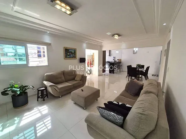 Casa com 300m² 4 quartos e 4 banheiros, à venda, no bairro Vila Augusta em Sorocaba