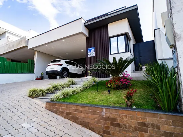 Casa com 300m² 3 quartos e 3 banheiros, à venda ou para alugar, no bairro Brigadeiro Tobias em Sorocaba