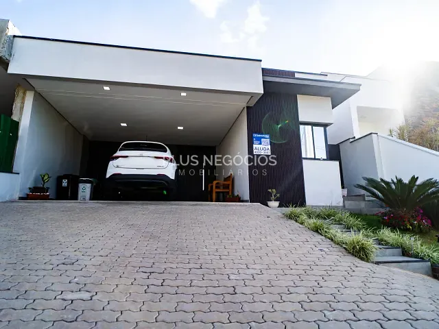 Casa com 300m² 3 quartos e 3 banheiros, à venda ou para alugar, no bairro Brigadeiro Tobias em Sorocaba